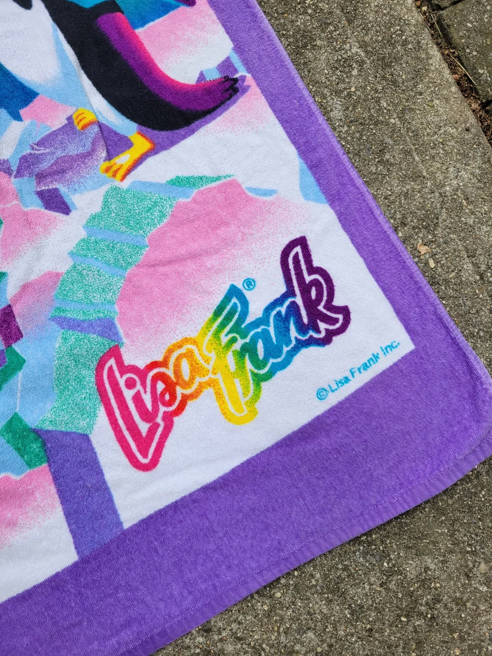 Vintage LISA FRANK Colorful Purple MAX SPLASH Dolphin & Penguin prin Swim Towel